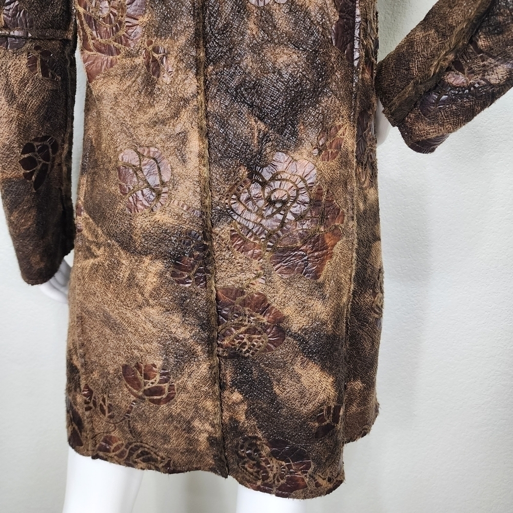 True Grit Mobwife Faux Fur Rose Embossed Coat Size M - Picture 10 of 14